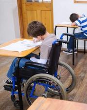 Assistenza agli alunni con disabilità, basta caporalato! Dalla Regione subito le linee guida